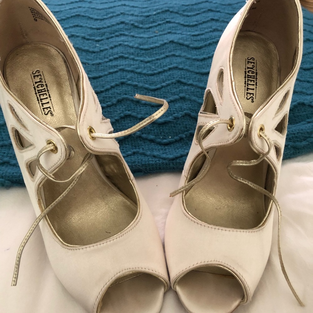 SEYCHELLES // Retro Heels - Picture 5 of 11